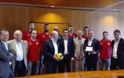 Sport. Il presidente Bonaccini premia la Ravenna Volley dopo il trionfo nella Challenge Cup ad Atene: “Una bellissima impresa, l’Emilia-Romagna vi ringrazia”